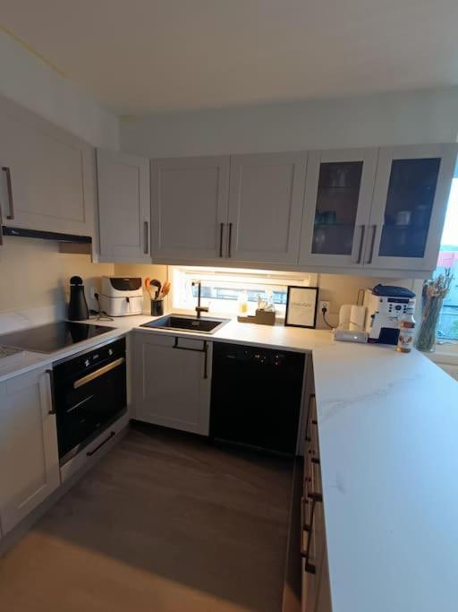 Apartment Newly Renovated With Seaview *